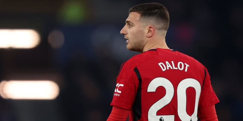 Dalot là “viên ngọc quý” tại Manchester City